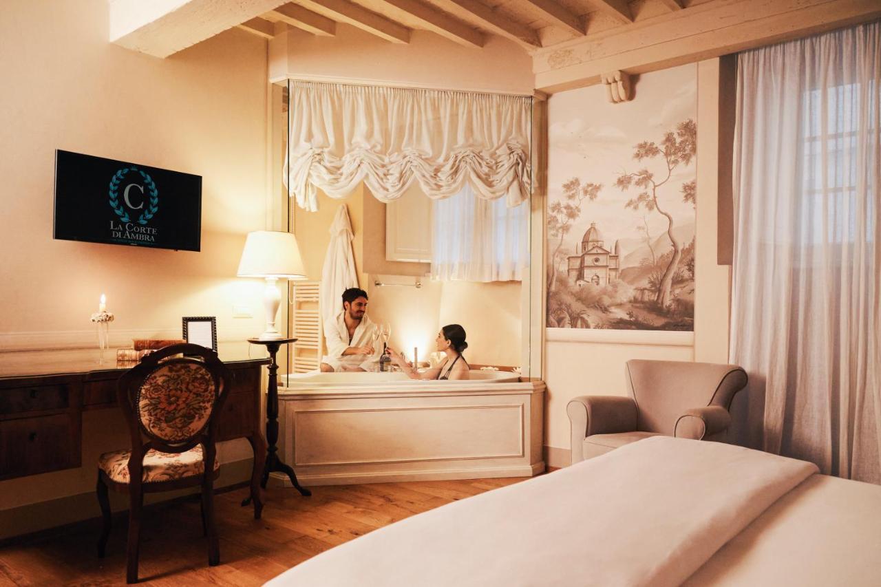La Corte Di Ambra Bed and breakfast